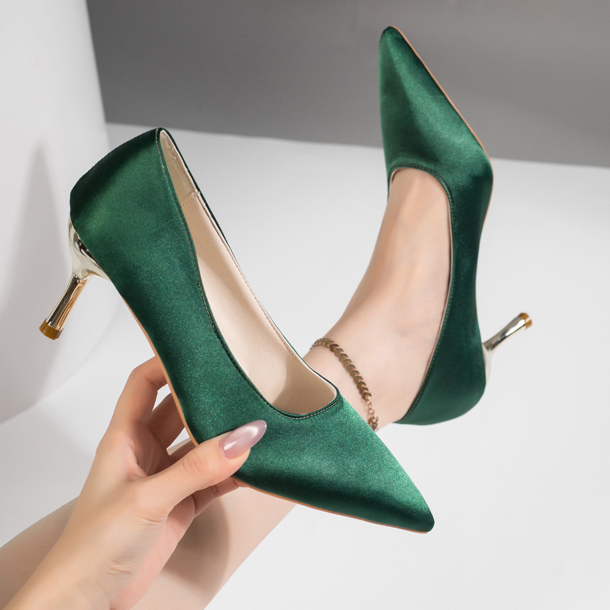 Women Green Satin Pumps Pointe - Court Heel Pointed 评论和价格